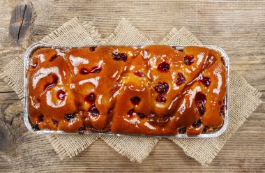 Meyveli kek dikdörtgen tavada Üstten Görünüm