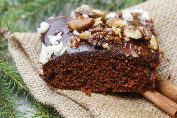 Traditional gingerbread cake with chocolate and hazelnuts — Stock Photo, Image