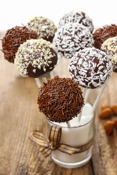 Chocolate cake pops — Stock Photo, Image