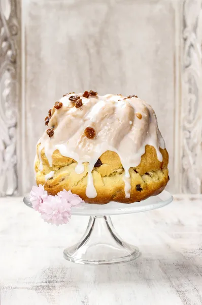 Traditional easter cake on wooden table — Stock Photo, Image