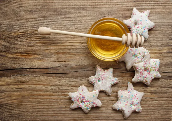 ジンジャーブレッド クリスマスのクッキーと蜂蜜のボール — ストック写真