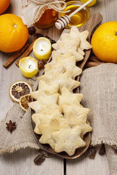 Yıldız şeklinde Noel kurabiyeleri — Stok fotoğraf
