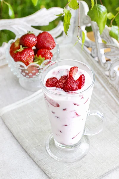 Erdbeer-Smoothie — Stockfoto