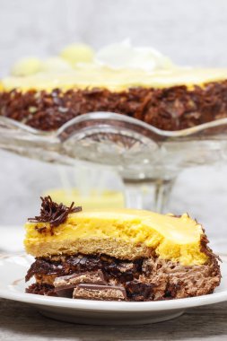 vanilya ve çikolata layer cake.