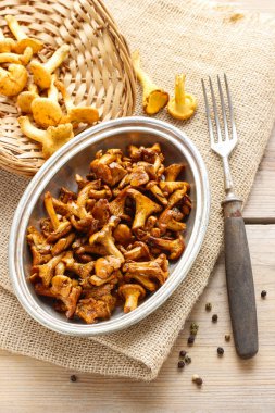 Cantharellus cibarius bilinen cantharellus cibarius, 