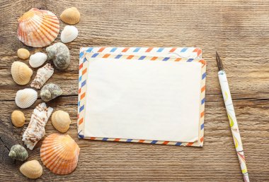 mektup--dan tatil yazıyorum. bir odun seashelles