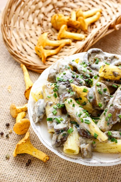 Macarrones con champiñones — Foto de Stock