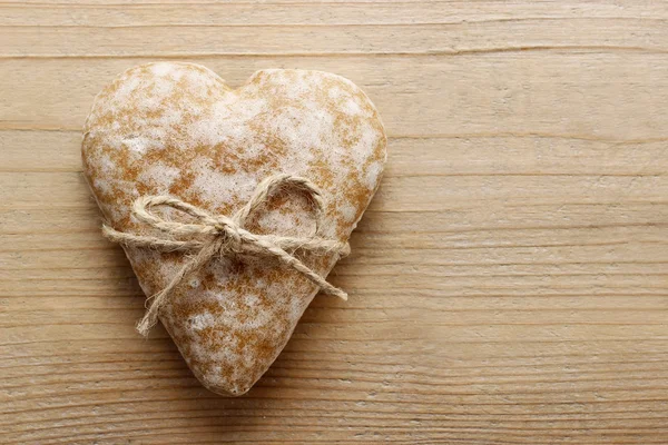 Galleta de jengibre en forma de corazón —  Fotos de Stock