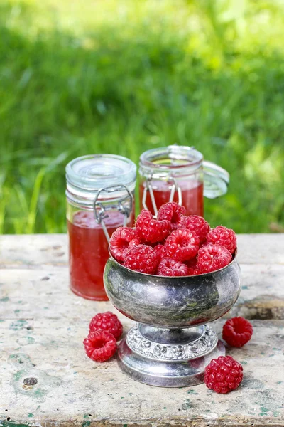 Raspberries in vintage silver goblet — Stock Photo, Image