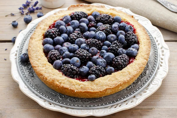 蓝莓和黑莓馅饼 — 图库照片