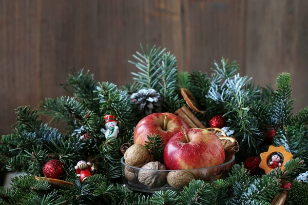 Details Van Klassieke Kerstdeur Krans Feestelijke Inrichting — Stockfoto