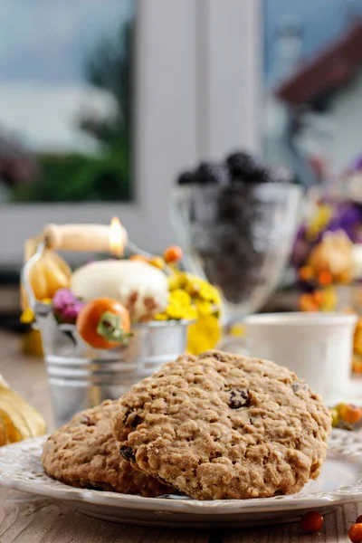 テーブルの上のフラップジャッククッキー 朝食の時間 — ストック写真