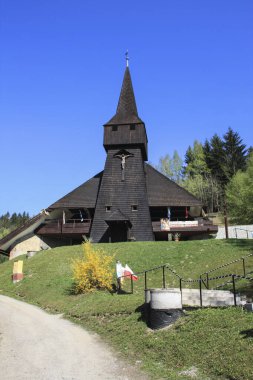 Polonya, Wisla 'da ahşap bir kilise..