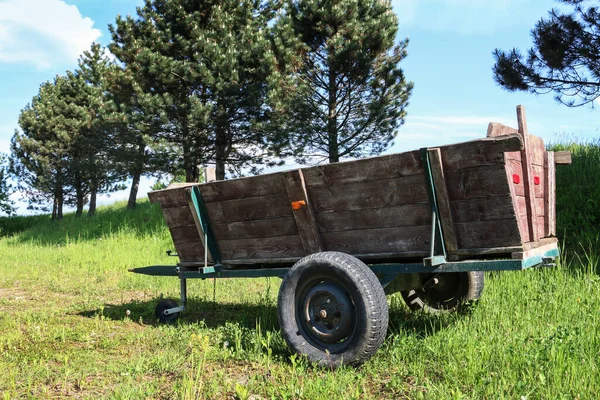 Old Wooden Trailer Transporting Wood Coal Countryside Retro Style — ストック写真