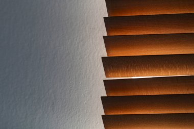 Ahşap pencere ve güneş ışığı ayrıntıları. Grafiksel kaynaklar
