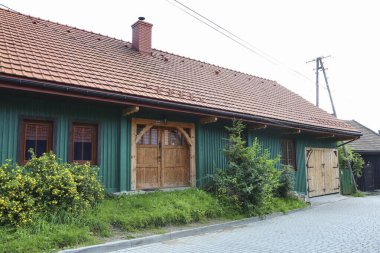 UNESCO 'nun dünya mirası listesine kazınmış ahşap mimari. Lanckorona, Polonya.
