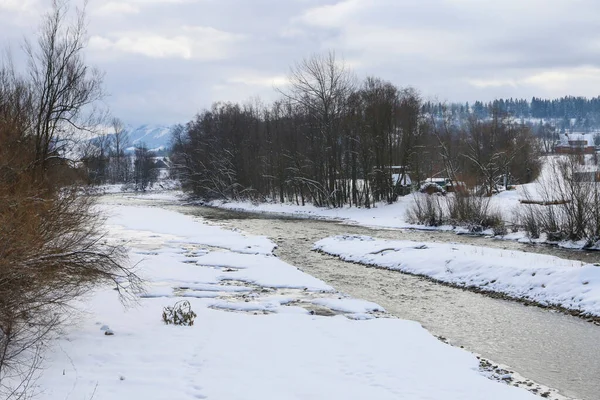 Banks Mountain Stream Covered Snow Winter Landscape — Stock Photo, Image