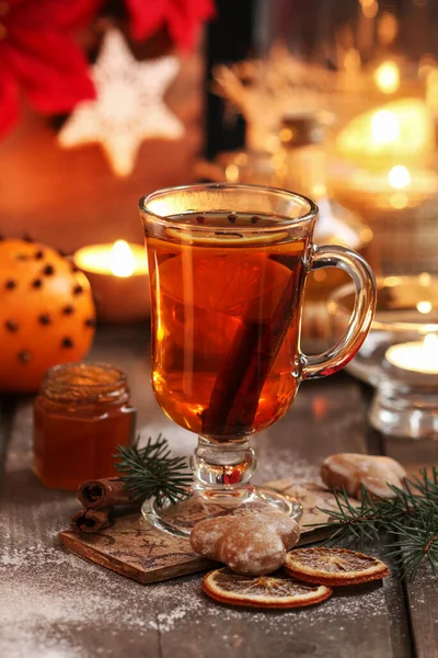 Verre Thé Noël Avec Clous Girofle Cannelle Boisson Festive — Photo