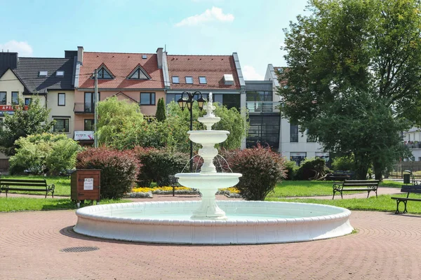 Schöner Weißer Brunnen Stadtpark — Stockfoto