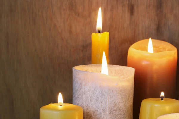 Candele Accese Sfondo Legno Spazio Copia — Foto Stock