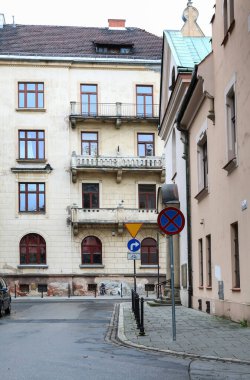 Polonya, Krakow 'daki eski kasaba evleri. Turist beldesi