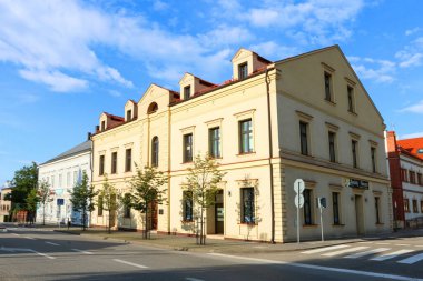 Polonya, Zator 'daki ana meydanın etrafındaki güzel evler..