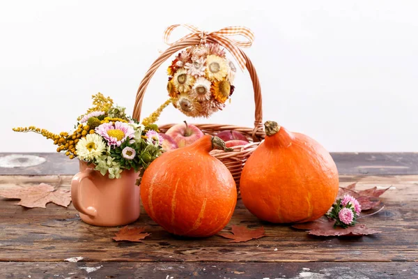 Pumpkins Autumn Flowers Wooden Table Party Decor — Stock Photo, Image