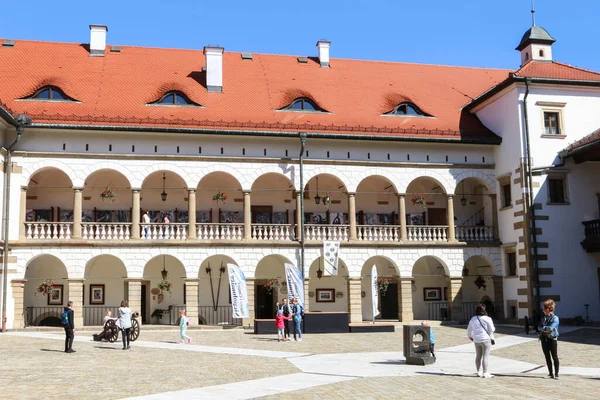 Королівський Замок Ньєполоміце Польща — стокове фото