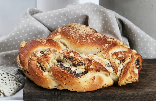 Poppy Seed Cheese Festive Sweet Bread Party Dessert — Stock Photo, Image