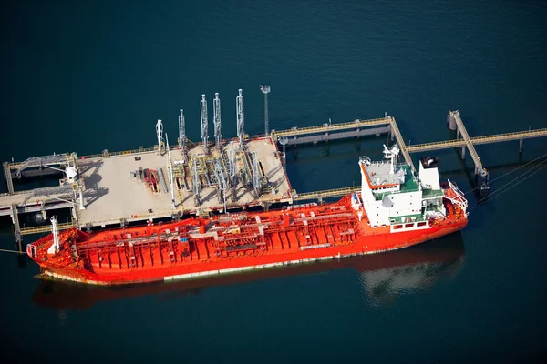 Barge at the dock — Stock Photo, Image