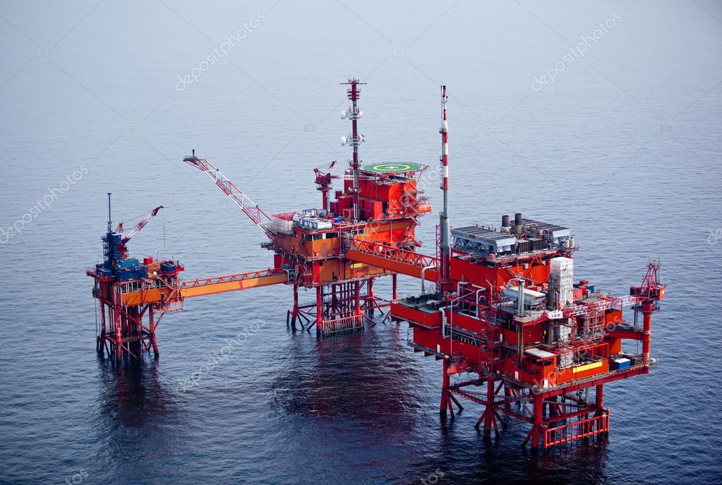 Tender Drilling Oil Rig on The Production Platform — Stock Photo