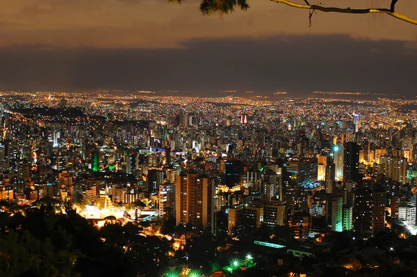 Belo Horizonte à noite . — Fotografia de Stock