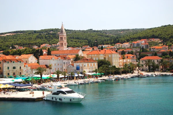 Supetar sur l'île de Brac, croatie — Photo