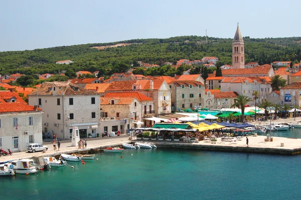 Supetar sur l'île de Brac, croatie — Photo