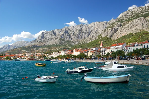 Hırvatistan'daki Dalmaçya kıyısında Şehir makarska