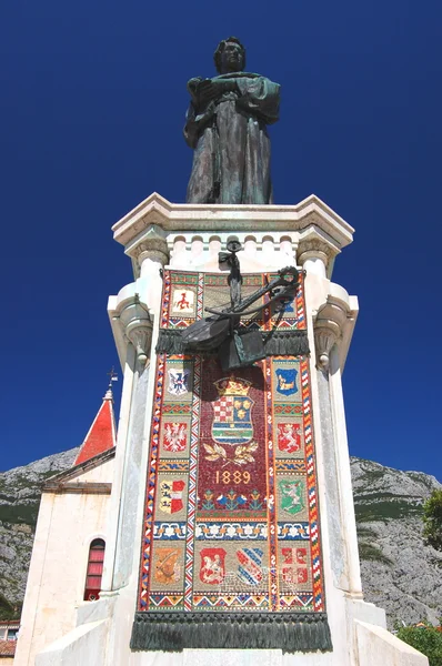 Iglesia de San Marcos en la plaza Kacicev en Makarska, Croacia —  Fotos de Stock