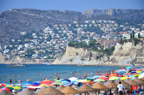 Piaszczystej plaży w calpe, Hiszpania — Zdjęcie stockowe