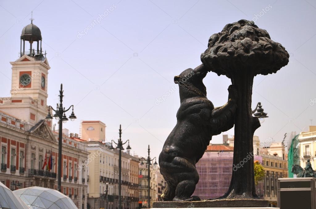 The statue of bear and strawberry tree in Madrid, Spain