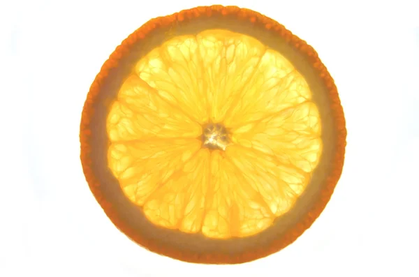 Sneetje sinaasappel geïsoleerd op witte achtergrond — Stockfoto