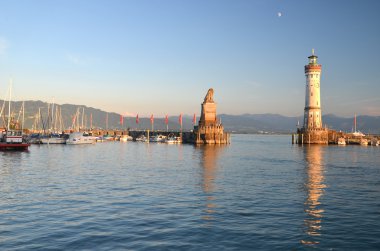 doğal görünüm üzerinde lindau Island lake bodensee, Almanya üzerinde liman girişi