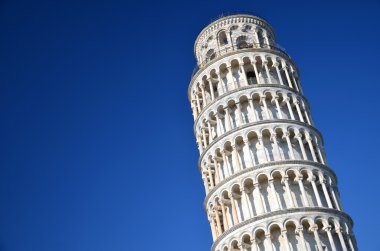 Pisa, Toskana 'da Mucizeler Meydanı' ndaki ünlü Eğik Kule
