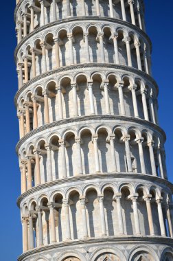 Pisa, Toskana 'da Mucizeler Meydanı' ndaki ünlü Eğik Kule