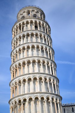 Pisa, Toskana 'da Mucizeler Meydanı' ndaki ünlü Eğik Kule