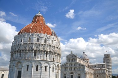 Pisa 'daki Mucizeler Meydanı' ndaki Eğik Kule, İtalya 'daki Toskana