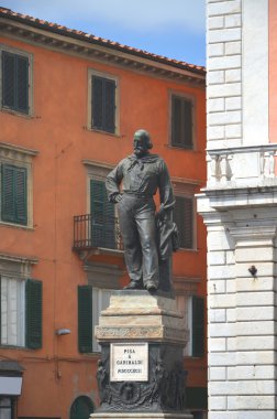 heykel ve kare giuseppe garibaldi Pisa, İtalya