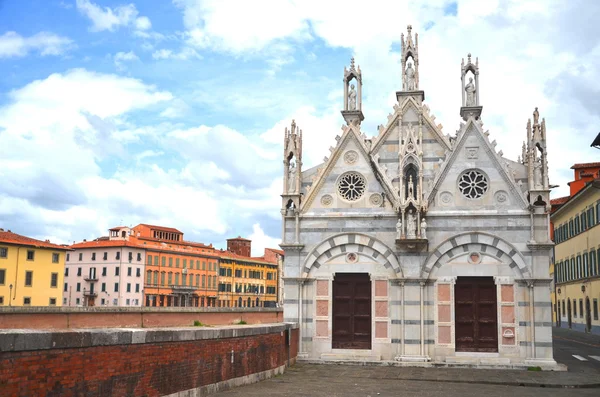 Die kirche von santa maria della spina in pisa, toskana in italien — Stockfoto