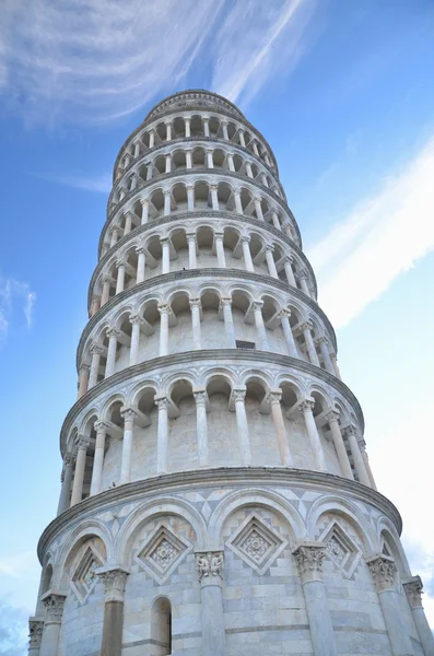 La famosa Torre Pendente su Piazza dei Miracoli a Pisa, Toscana — Foto Stock