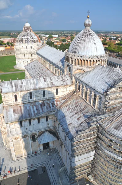 Impresionante vista aérea sobre la Plaza de los Milagros en Pisa, Italia —  Fotos de Stock