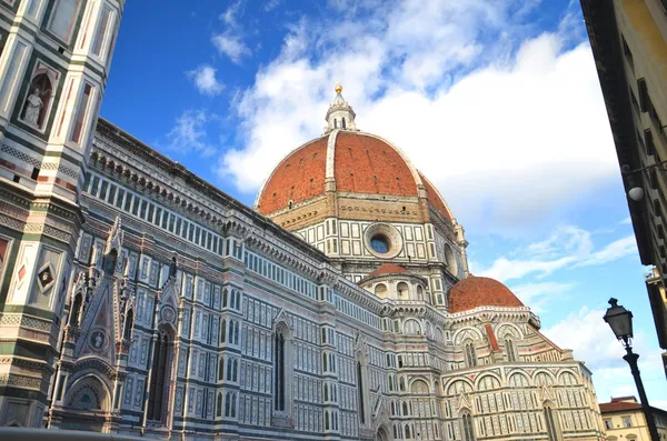 Impressive famous marble cathedral Santa Maria del Fiore in Florence, Italy — Stock Photo, Image