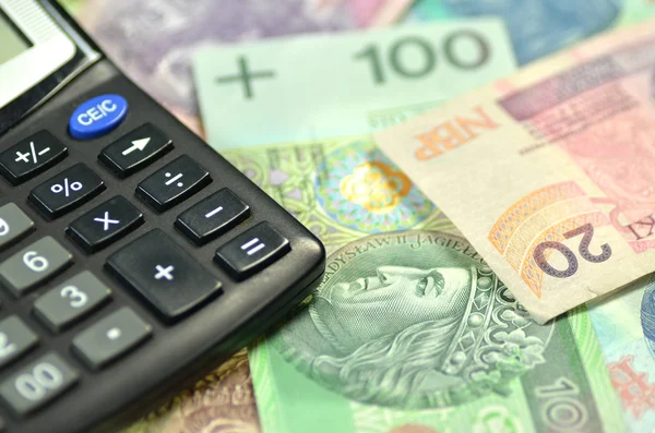 Zlotisi banknotlar Polonya ve hesap makinesi